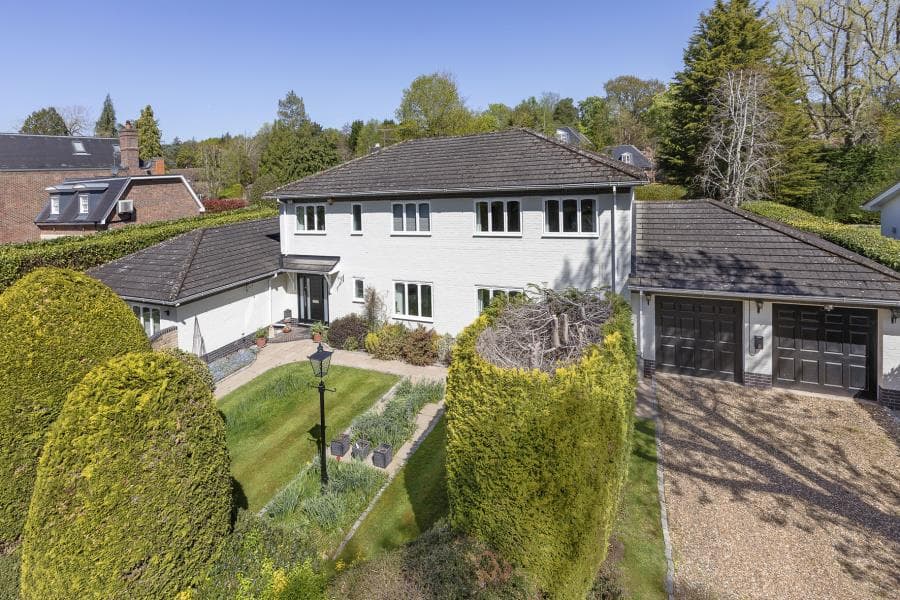 Christchurch Road, Virginia Water, Surrey, GU25 4RW